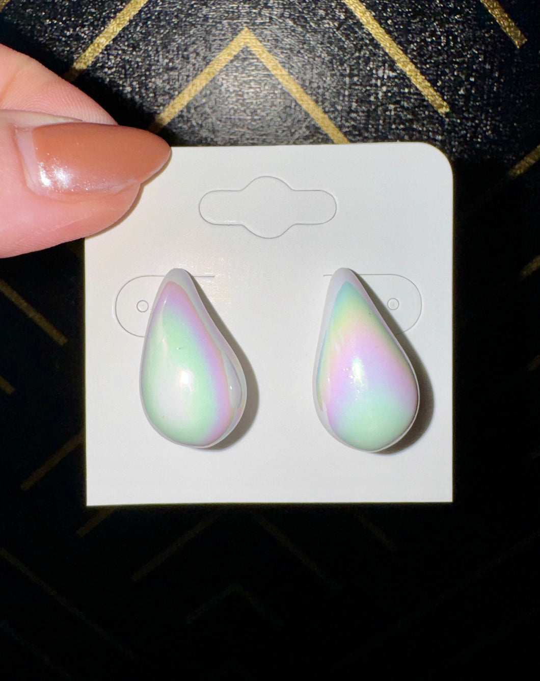 Iridescent Pearl Teardrop Earrings - Southern Grace Shoppe