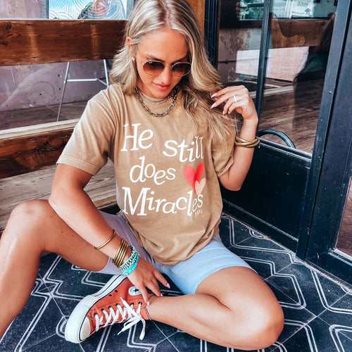 Miracles Tee - Southern Grace Shoppe