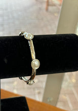 Load image into Gallery viewer, Piper Pearl Stretch Bracelet - Southern Grace Shoppe
