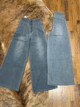 Load image into Gallery viewer, Black Denim Dream Jeans - Southern Grace Shoppe