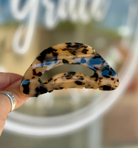Jumbo Claw Clip (Oval) - Tortoiseshell - Southern Grace Shoppe