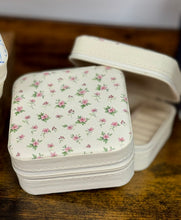 Load image into Gallery viewer, Travel Jewelry Box